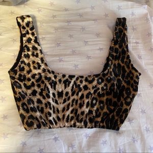 leopard print crop top